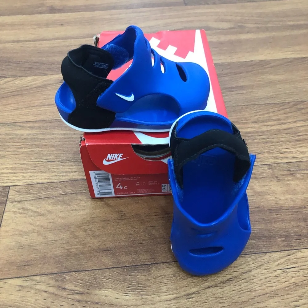 Nike kid Blue clog Water Shoes with Ventilated Design side Velcro slip on.4C
